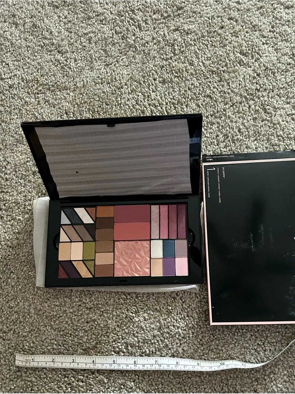 Eyeshadow and Blush Palette - Multi Pink Shades